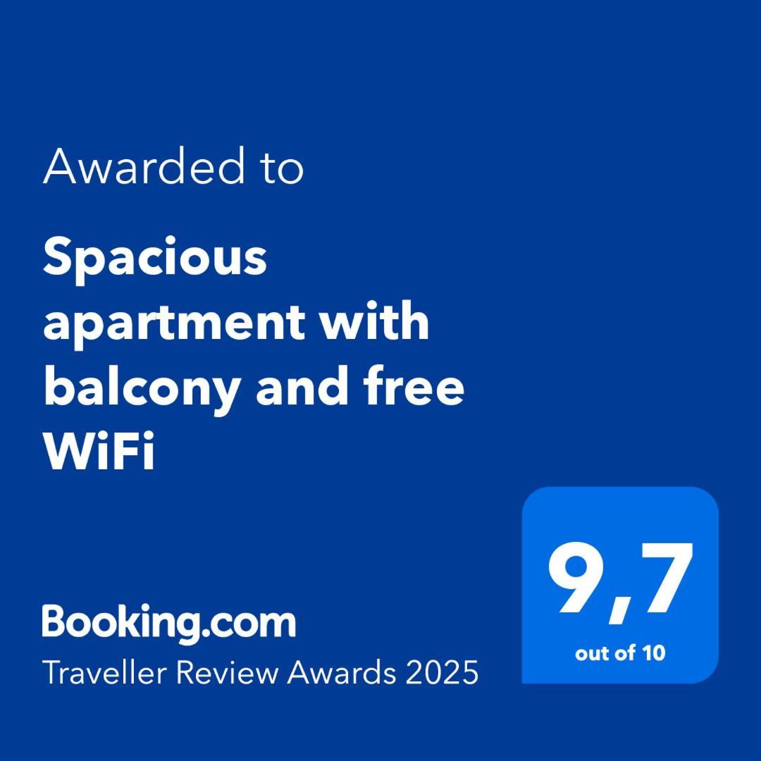 Spacious Apartment With Balcony And Free Wifi 罗瓦涅米 外观 照片